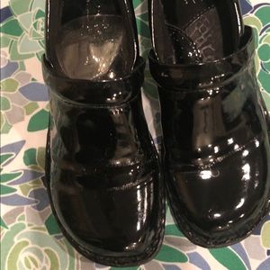 BOC born black patent leather clogs size 6 mw